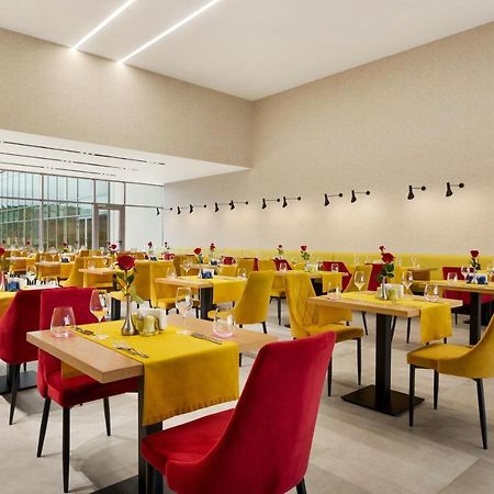מלון Ramada By Wyndham Târgu Jiu מראה חיצוני תמונה