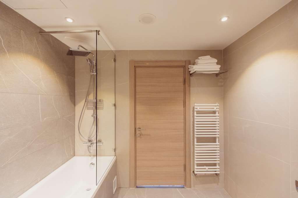 מלון Ramada By Wyndham Târgu Jiu חדר תמונה